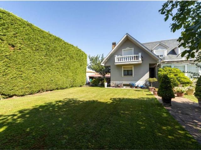 Casa en venta en Santovenia De La Valdoncina, León