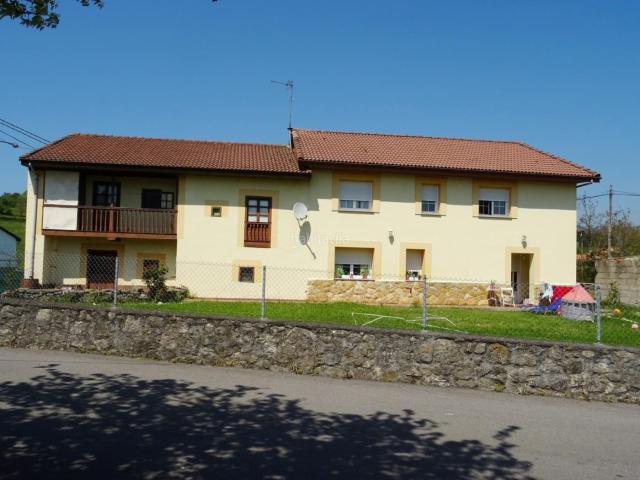 Casa en venta en Sariego, Asturias