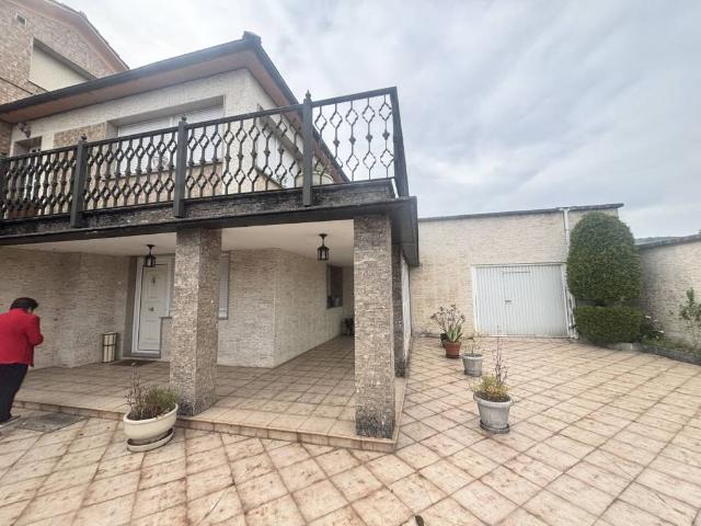Casa en venta en Sariego, Asturias