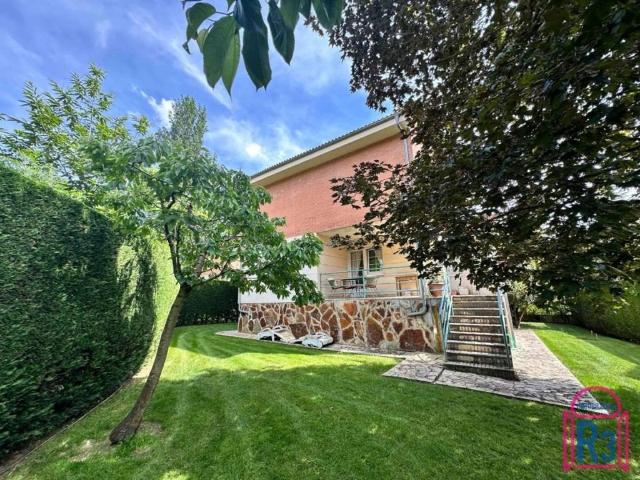 Casa en venta en Sariegos, Castilla y León
