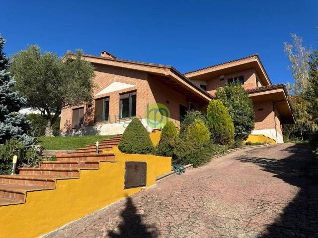 Casa en venta en Sariegos, Castilla y León