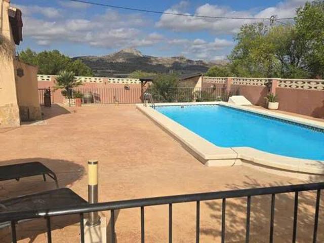 Casa en venta en l'Alt Vinalopó / El Alto Vinalopó, Valencia