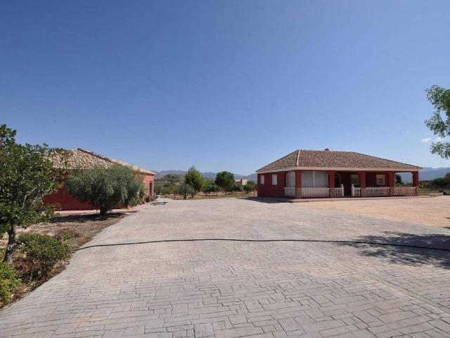 Casa en venta en l'Alt Vinalopó / El Alto Vinalopó, Valencia