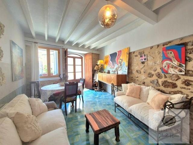 Casa en venta en Selva, Camarata