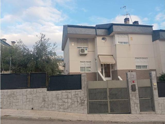 Casa en venta en Serranillos Del Valle, Madrid