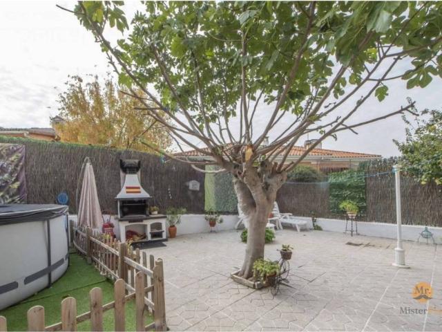 Casa en venta en Serranillos Del Valle, Madrid