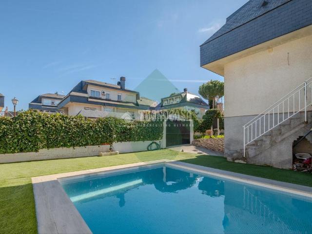 Casa en venta en Serranillos Del Valle, Madrid