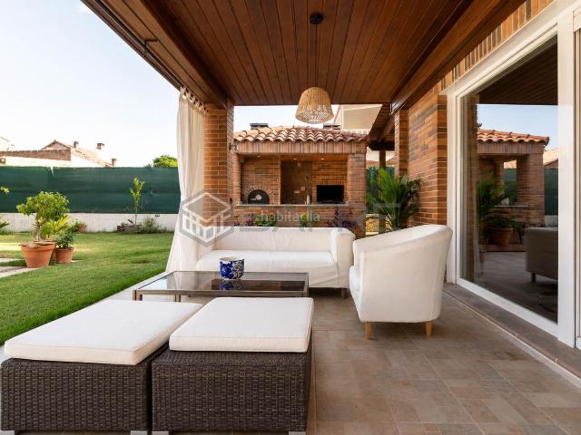 Casa en venta en Serranillos Del Valle, Madrid