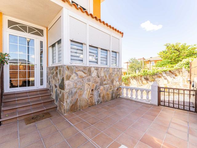 Casa en venta en Serranillos Del Valle, Madrid