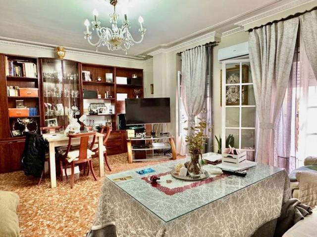 Casa en venta en Sevilla, Andalucía
