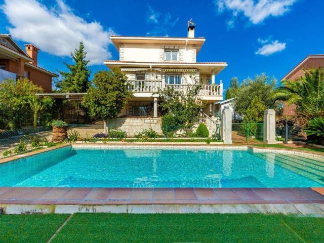 Casa en venta en Sevilla La Nueva