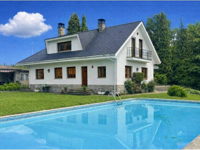 Casa en venta en Sariego, Asturias
