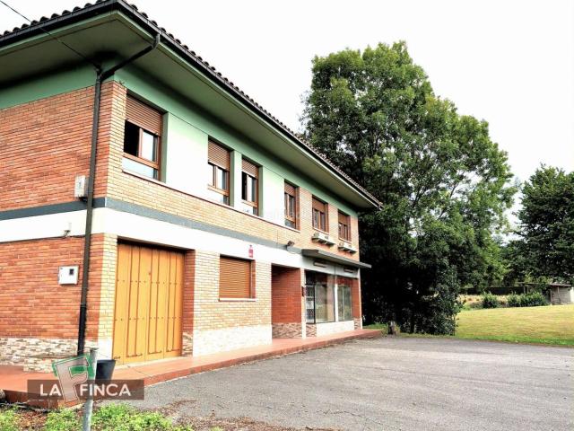 Casa en venta en Santolaya, Siero