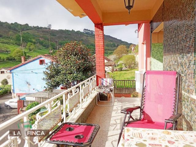 Casa en venta en Santolaya, Siero