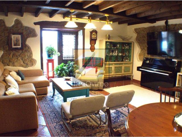 Casa en venta en Santolaya, Siero
