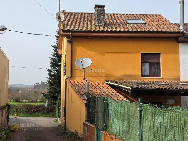 Casa en venta en Santolaya, Siero