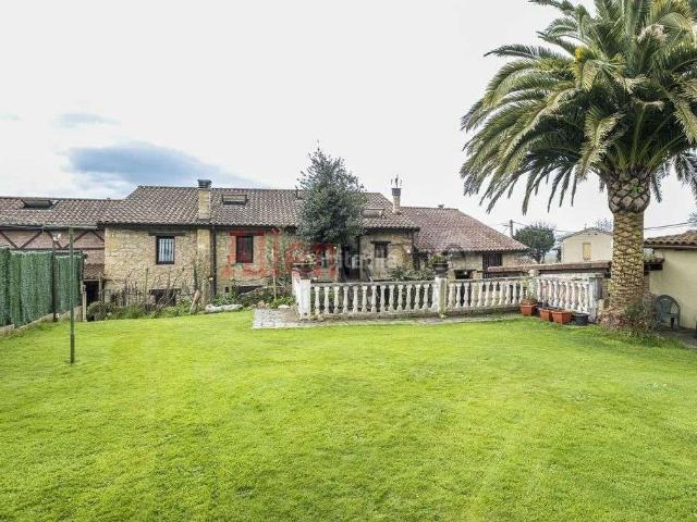 Casa en venta en Santolaya, Siero