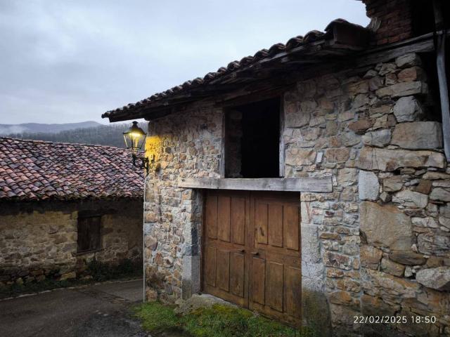 Casa en venta en Sobrescobio