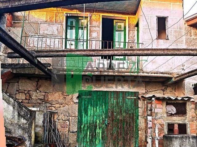 Casa en venta en Ourense, Galicia