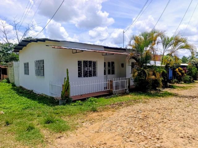 Casa En Venta En Tame En Barrio Primero De Mayo Ubicacion Rural V310116