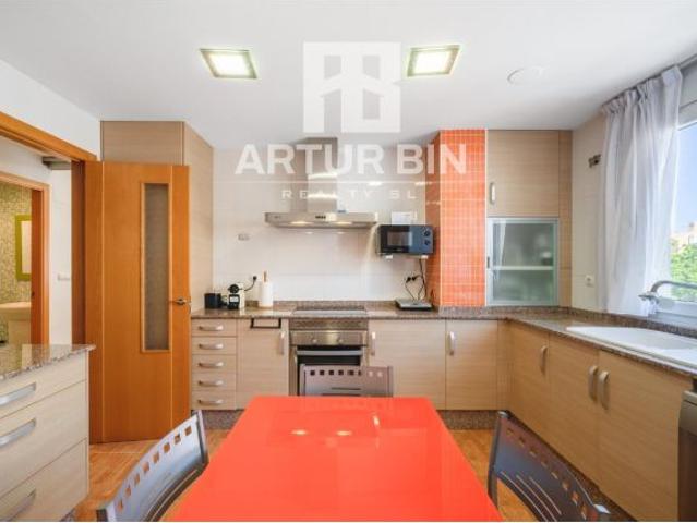 Casa en venta en Tavernes de la Valldigna, València / Valencia