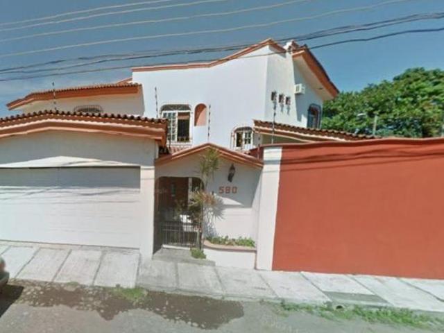 Casa en venta en Tecomán