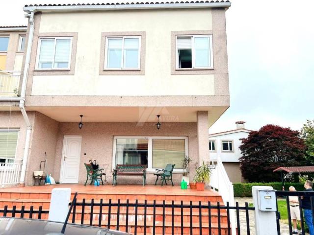 Casa en venta en Santiago, Galicia