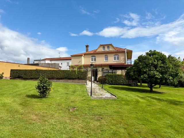 Casa en venta en Luou, Santiago