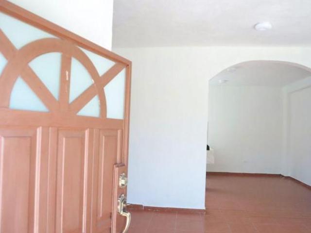 Casa amplia con gran jardín cerca de Texcoco. Acepta crédito INFONAVIT