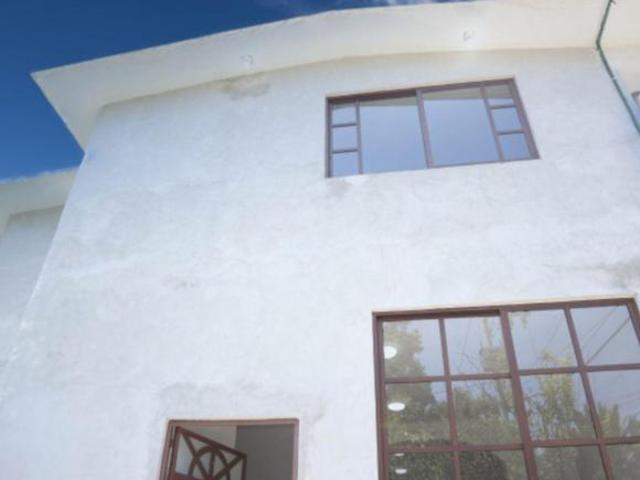 Casa amplia con gran jardín cerca de Texcoco. Acepta crédito INFONAVIT