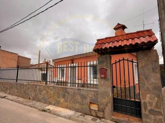 Casa en venta en Tinajas, Cuenca