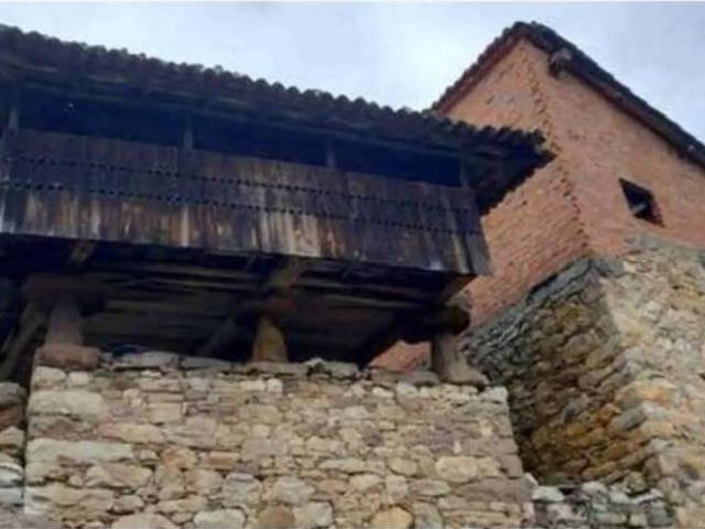 Casa en venta en Xinestaza, Tineo