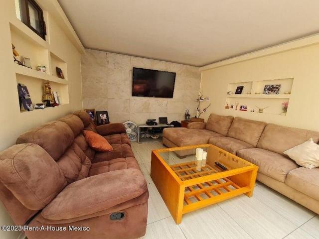 Casa en venta en Tlalnepantla De Baz, Estado de México