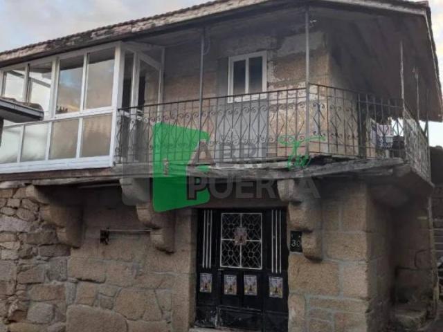 Casa en venta en Ourense, Galicia