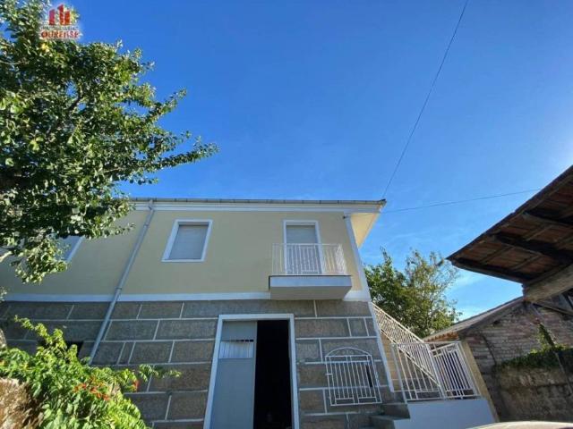 Casa en venta en Ourense, Galicia