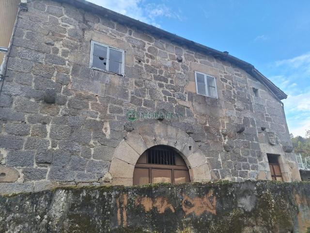 Casa en venta en Barbadás, Ourense