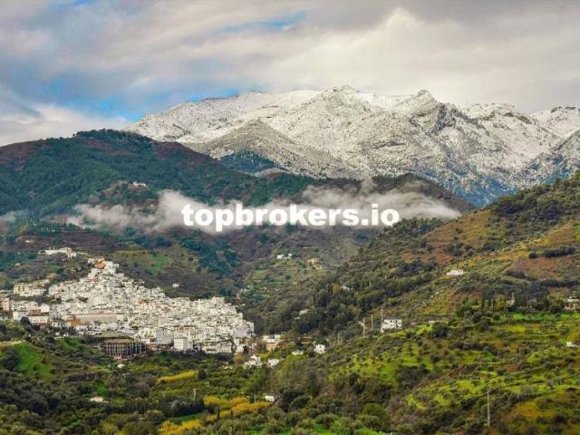 Casa en venta en Tolox