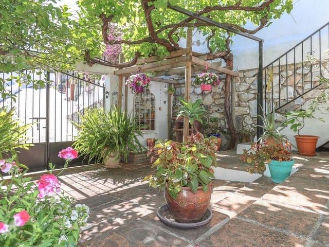 Casa en venta en Tolox