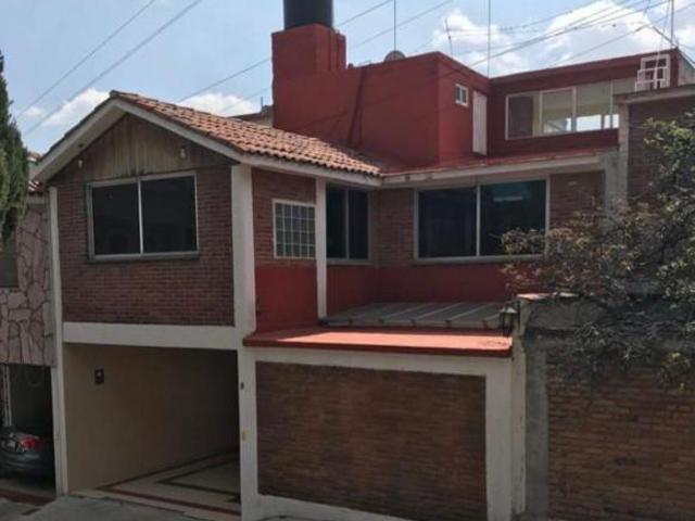 CASA EN VENTA EN TOLUCA SOBRE PASEO MATAZINCLAS