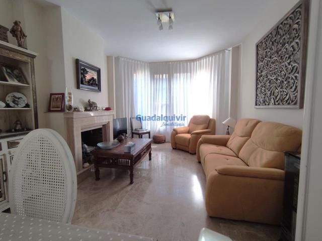 Casa en venta en Tomares, Andalucía
