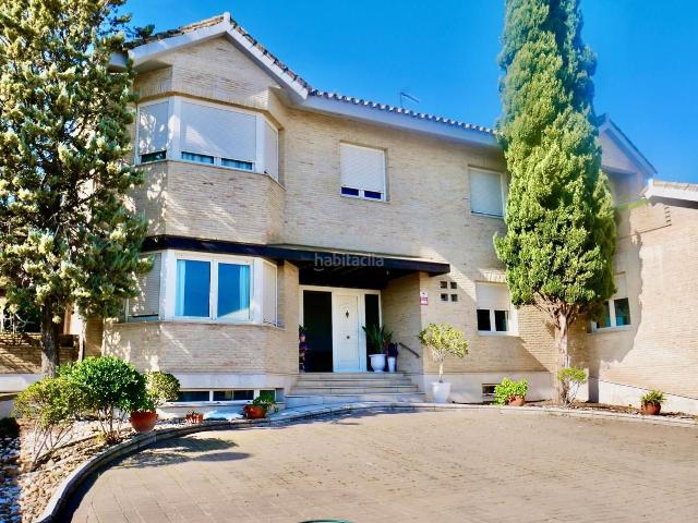 Casa en venta en Tomares, Andalucía