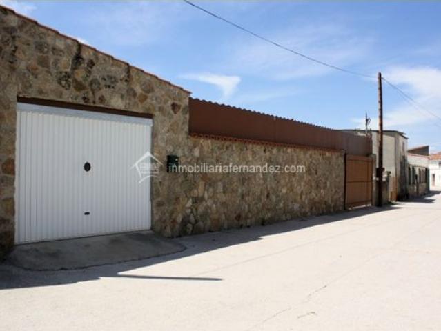 Casa en venta en Torre De Santa María, Extremadura
