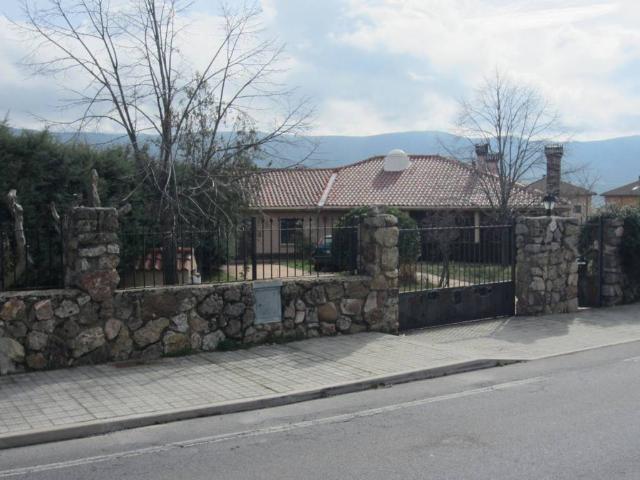Casa en venta en Torrecaballeros, Urbanización La Cerca