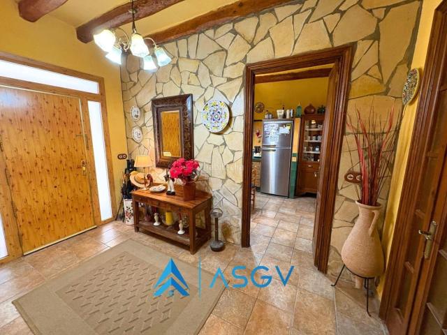 Casa en venta en Torrelavit, Barcelona