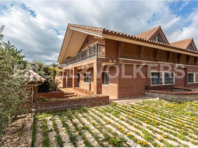 Casa en venta en Torrelles De Llobregat