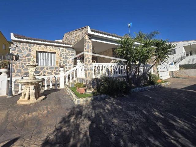 Casa en venta en Torrent, Valencia