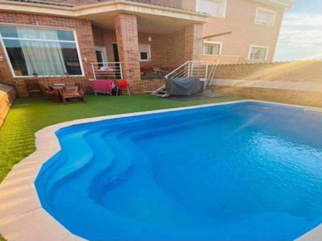 Casa en venta en Torres De La Alameda, Madrid