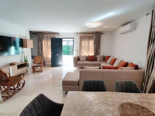 Casa en venta en Torrevieja, Urbanización Calas Blancas