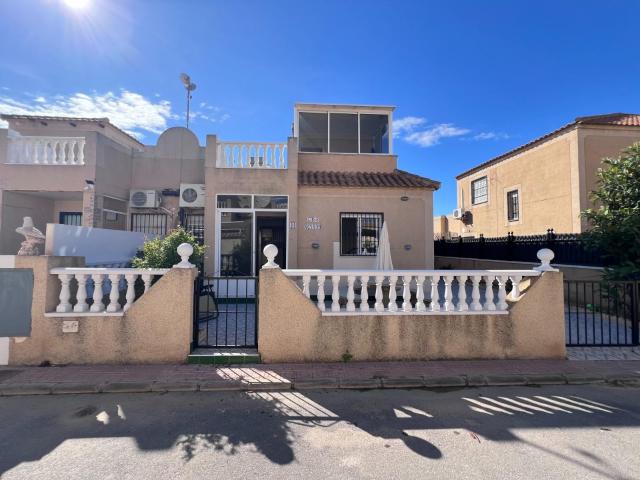 Casa en venta en Torrevieja, Valencia