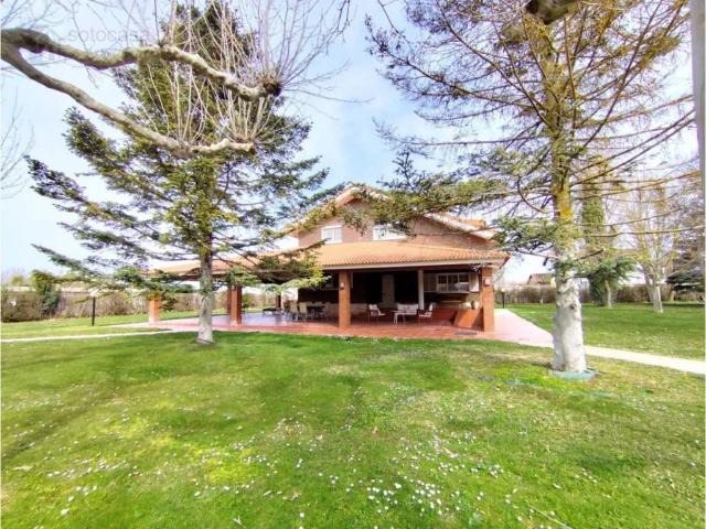 Casa en venta en Trigueros Del Valle, Castilla y León